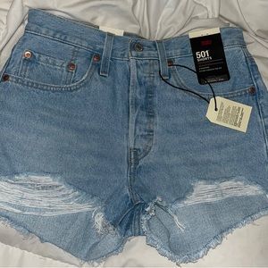 Brand New Levi's 501 Shorts (Light wash, Size 26)